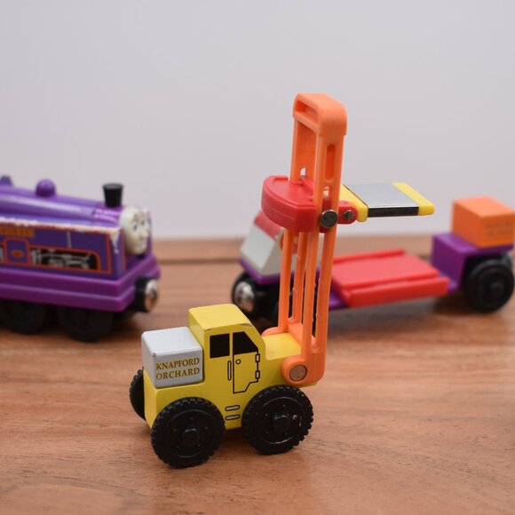 Culdee Forklift Flatbed Knafford Orchard Apple Cargo Car Thomas & Friends Trains - Picture 8 of 16